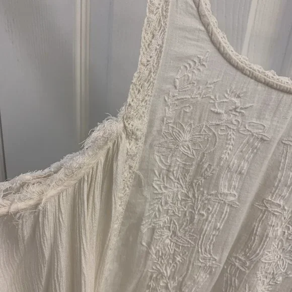 Boho Free People White Embroidered Tank Top Size Small - Picture 2 of 8